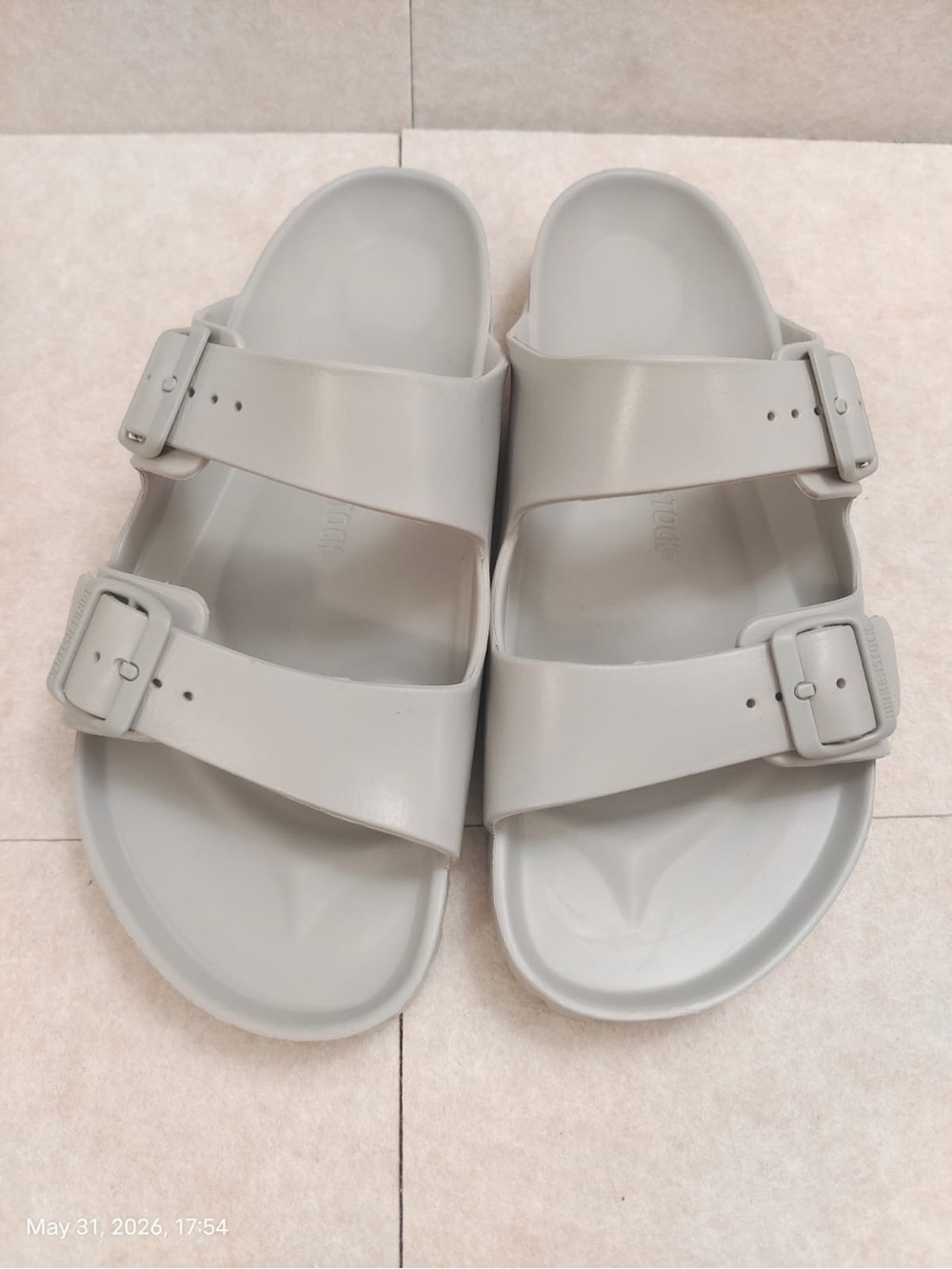 NWOB Birkenstock Arizona Stealth Buckle Stone Coin Men’s size 10